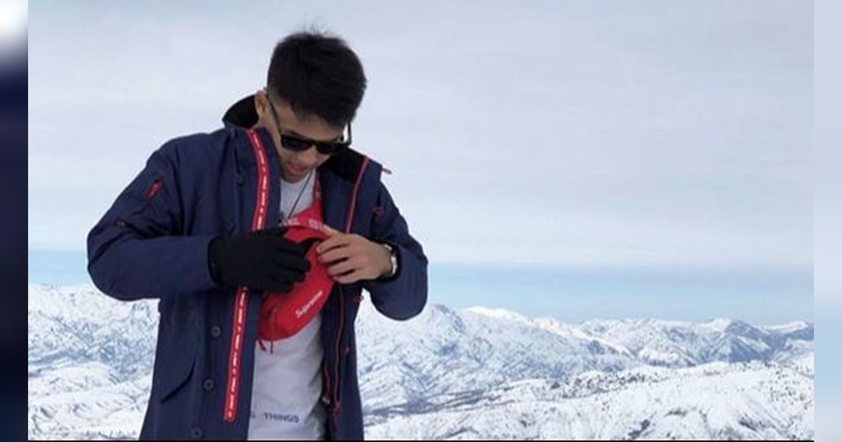 Potret Rizki Juniansyah Atlet Angkat Besi, Hobi Motoran dan Koleksi Barang branded