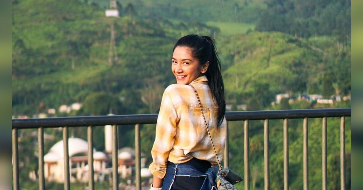 Heboh Daging Kucing buat Obat Diabetes, 5 Selebritis Cantik Ini Punya Banyak Kucing
