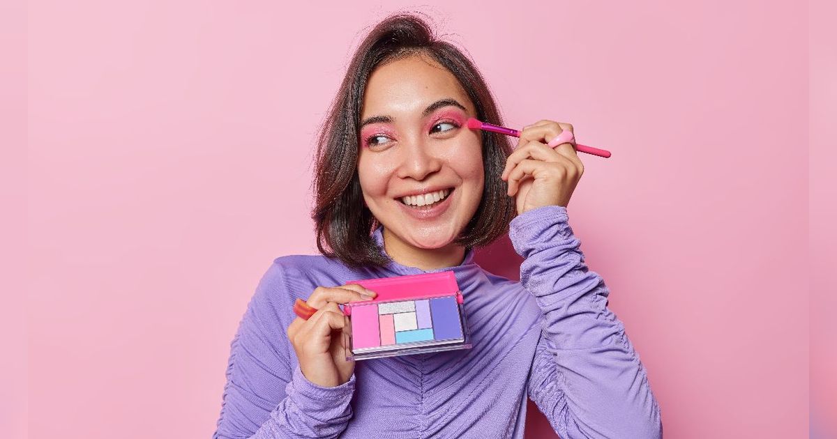 Jangan Buang Eyeshadow Kedaluwarsa, Manfaatkan untuk Hal Ini