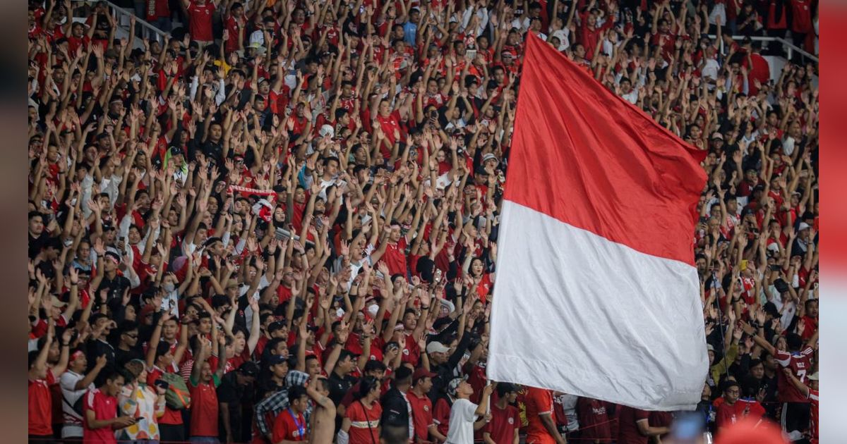 FOTO: Gemuruh Puluhan Ribu Suporter Bakar Semangat Timnas Indonesia Saat Lawan Australia di GBK