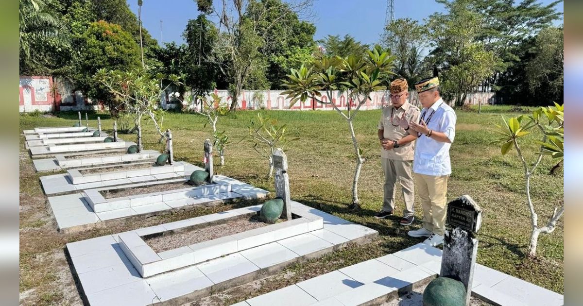 Ziarah Makam Tjilik Riwut, Agustiar Sabran Refleksi Semangat Membangun Kalteng dengan Huma Betang