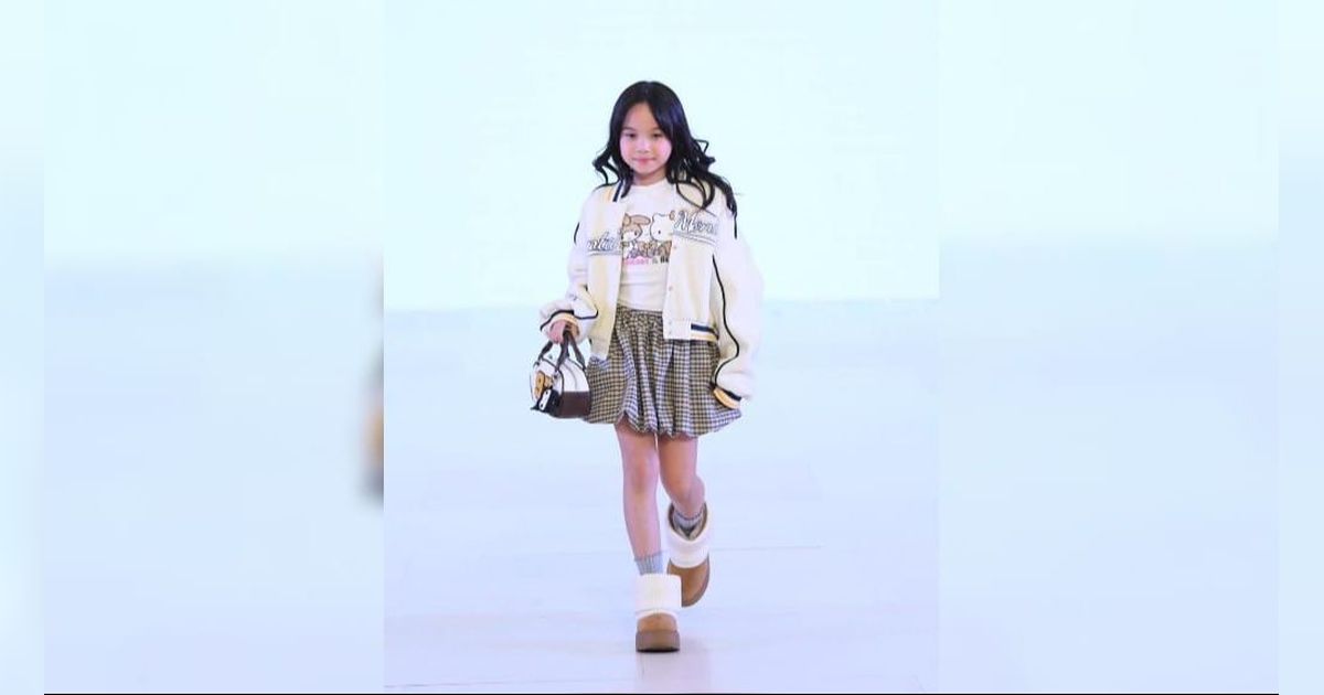 Tampil untuk Pertama Kali, ini Deretan Foto Gempi Anak Gading Marten dan Gisel saat Melenggang di Catwalk