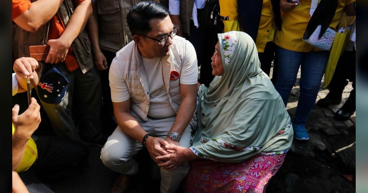 FOTO: Aksi Pendekatan Ridwan Kamil Menyambangi Warga Pancoran saat Blusukan di Hari Kedua Kampanye Pilkada Jakarta 2024