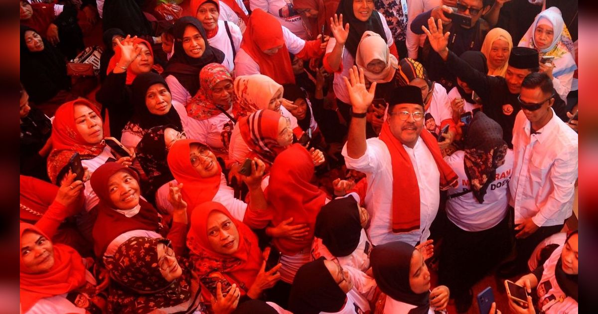 FOTO: Antusiasme Warga Lenteng Agung Sambut Kedatangan Cawagub Rano Karno dengan Adat Palang Pintu di Hari Kedua Kampanye