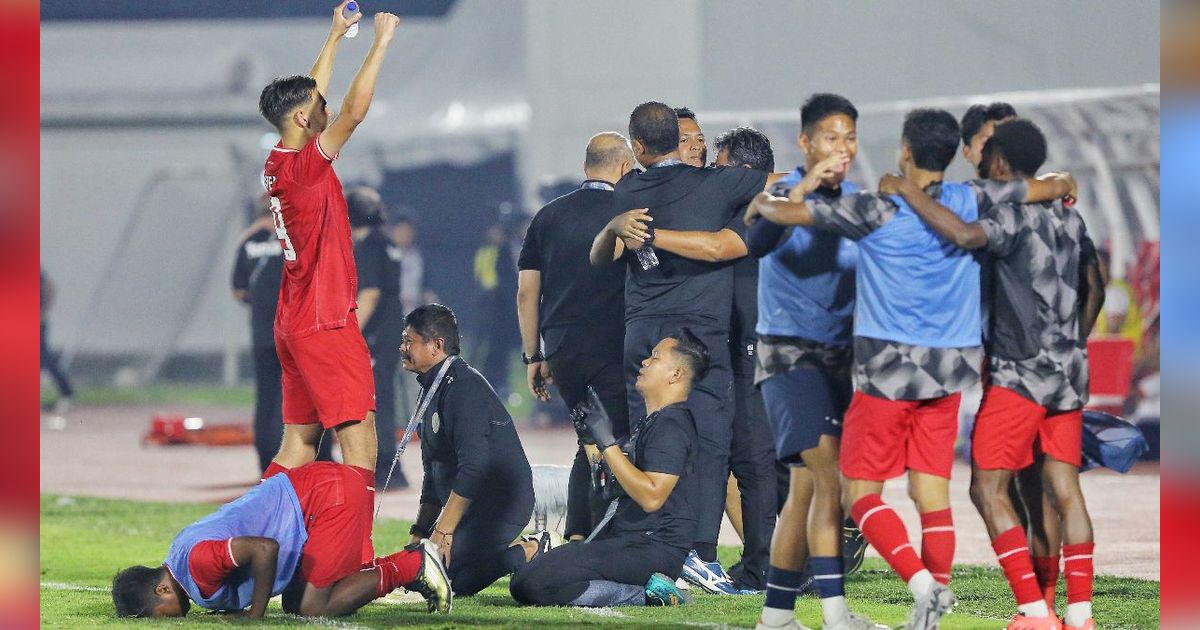 FOTO: Sujud Syukur Pemain Timnas Indonesia Lolos ke Piala Asia U-20 2025 usai Tahan Imbang Yaman