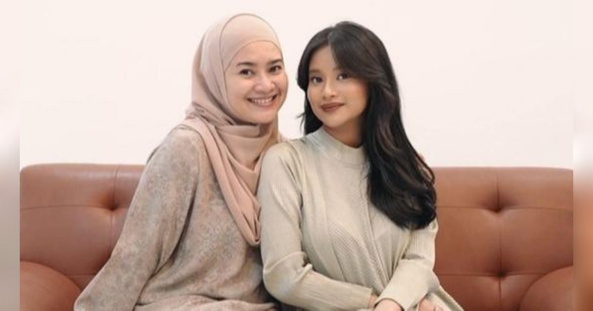 Putrinya Ikke Nurjanah Akan Ikut Jejak Sang Mama, 7 Foto Pedangdut Senior Dengan Anak Gadisnya