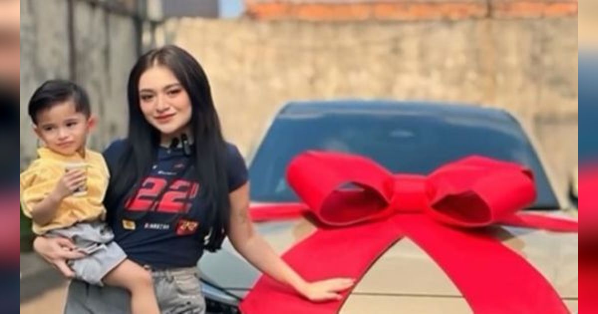 Balik Nge-DJ, 8 Foto Nathalie Holshcer Beli Mobil Baru Buat Adzam dan Jadwal Manggungnya Padat