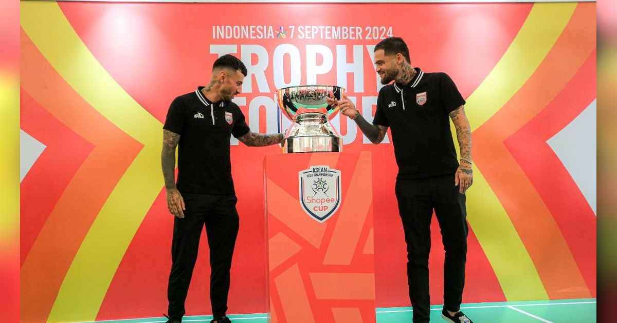 FOTO: Serunya Trophy Tour Shopee Cup 2024, Diego Michiels dan Stefano Lilipaly Diserbu Fans