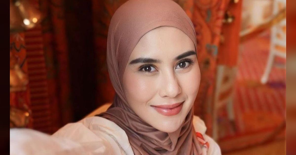 Konsisten Berhijab, Potret Syahnaz Sadiqah yang Dipuji Makin Cantik dan Anggun