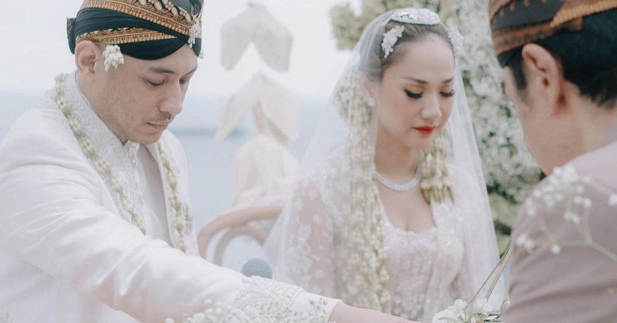 Potret Akad Nikah Bunga Citra Lestari Usung Adat Jawa Tanpa Paes