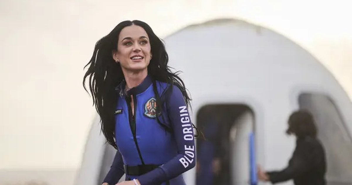 Perdana Terbang ke Luar Angkasa, Katy Perry Dandan Super Glamor Sebelum Melesat Tinggalkan Bumi