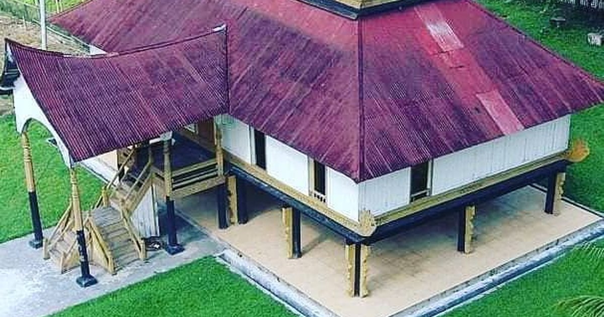 Berusia 200 Tahun, Intip Megahnya Istana Rokan Rumah Panggung ...