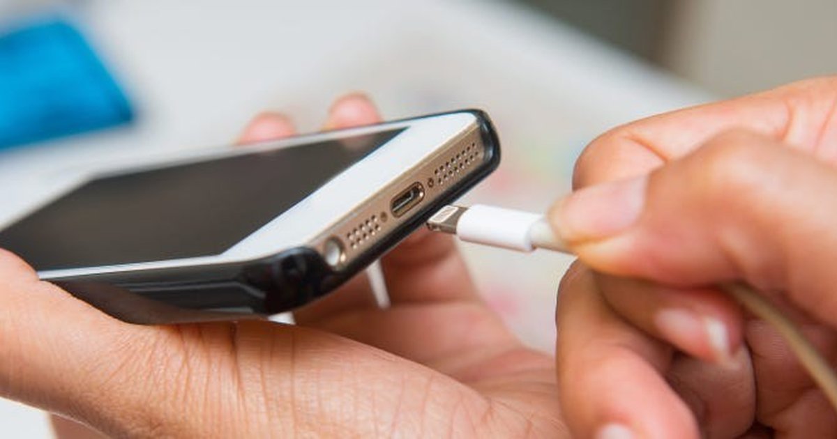 Cara Menjaga Kabel Charger HP agar Tahan Lama, Penting Diketahui ...