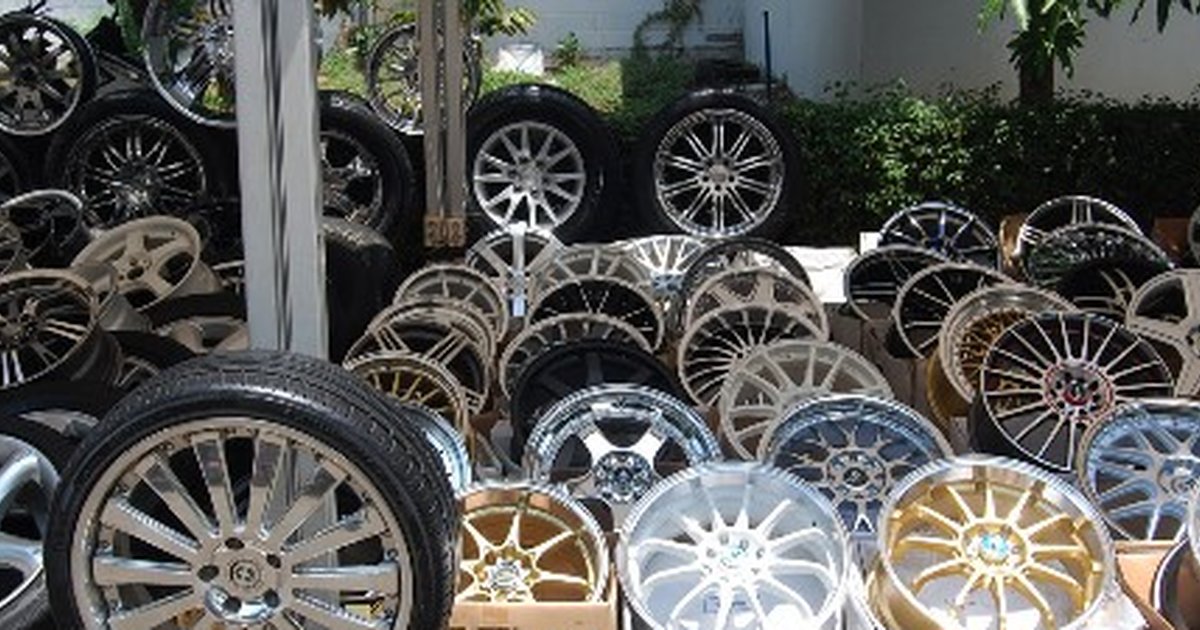 Cara Reparasi Velg Mobil yang Penyok, Harga Pas di Kantong