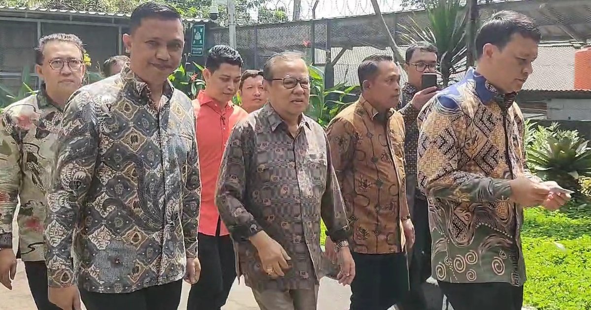 Daum Palem, Kado Khusus Kardinal Suharyo untuk Perayaan Paskah Hasto di Rutan KPK