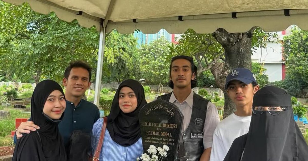 Umi Pipik Kenang 12 Tahun Kepergian Ustaz Jefri, Tulis Doa dan Pesan Menyentuh Hati