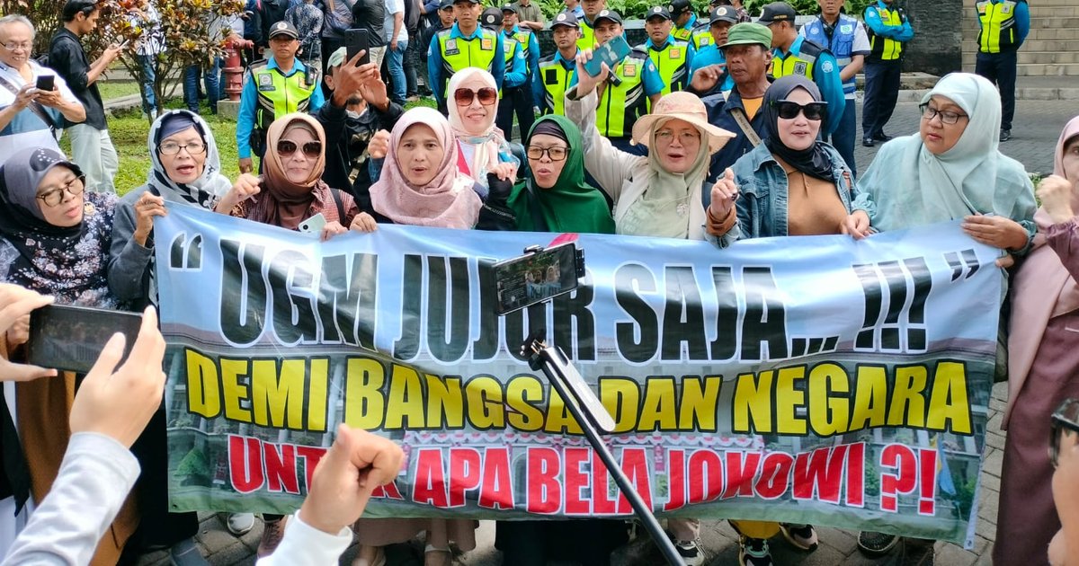 Amien Rais Tiba-Tiba Muncul, Pimpin Demo ‘Ijazah Palsu’ Jokowi di UGM