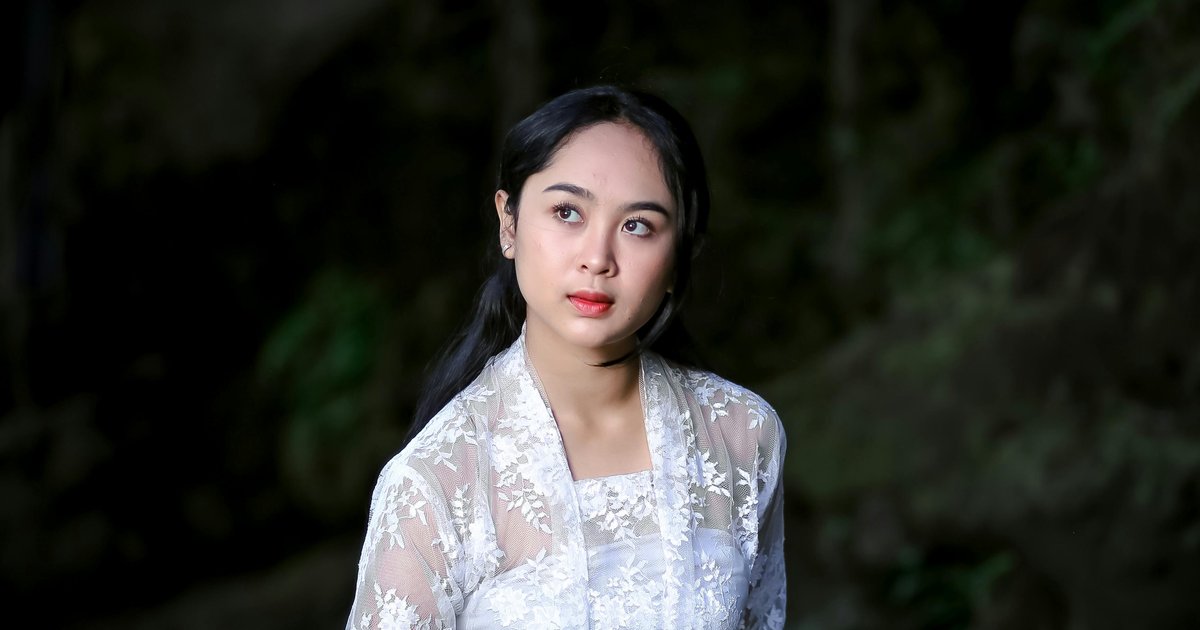5 Model Kebaya Modern yang Sederhana namun Mewah untuk April 2025.