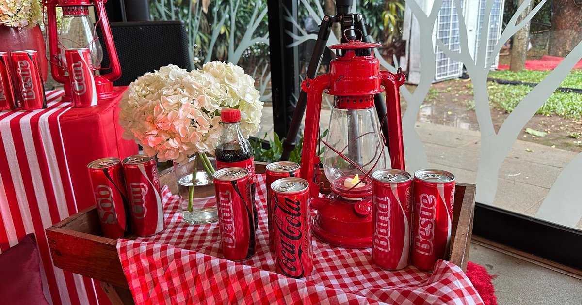 Mau Punya Kemasan Coca-Cola dengan Nama Kamu? Share a Coke Kembali Hadir dengan Sederet Keseruannya!