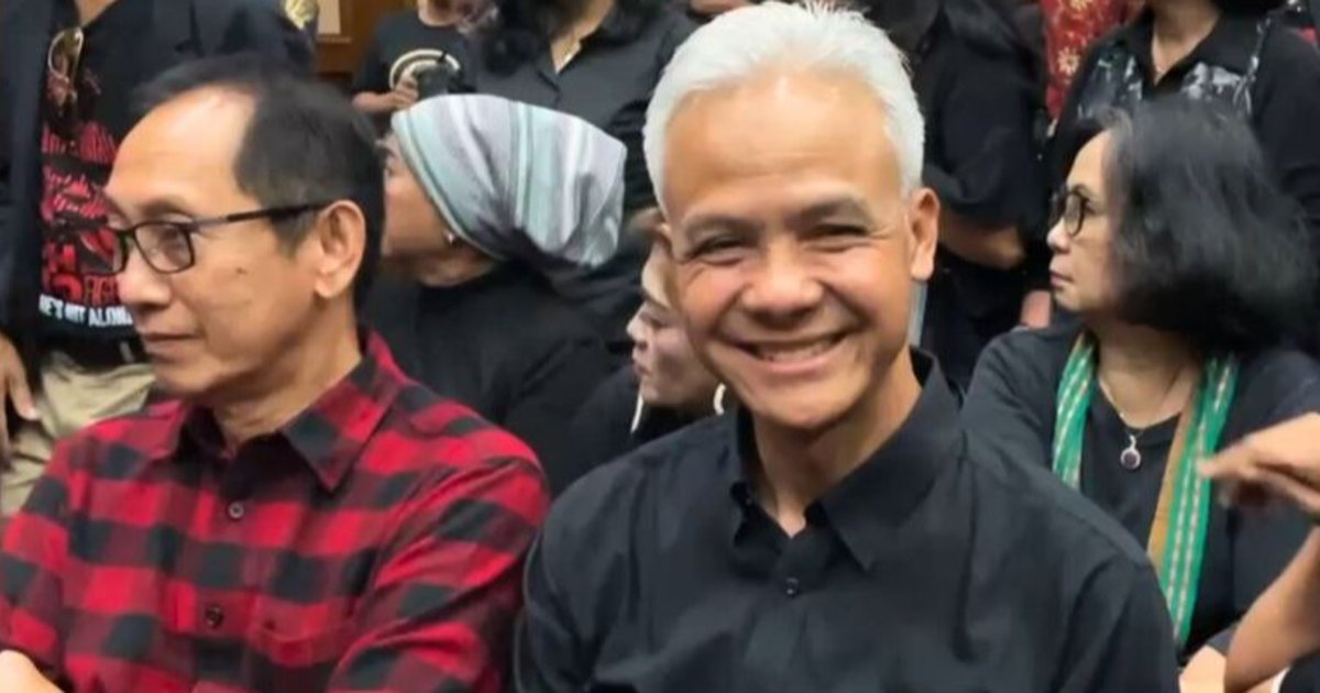 Beri Dukungan, Ganjar Hadiri Sidang Hasto Kristiyanto