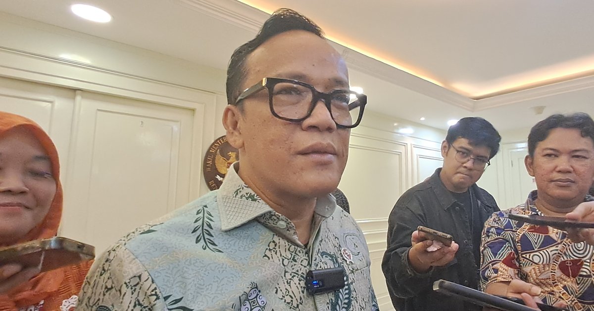 VIDEO: Debat Panas, Wamenaker Vs Bos Perusahaan Surabaya Depan Polisi "Banyak Bohong Ni Orang!"