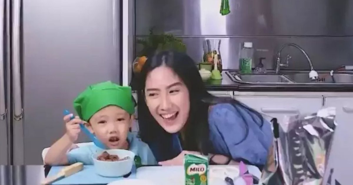 Potret Dapur Mewah Nuansa Silver di Rumah Tamara Tyasmara, Modelnya Elegan