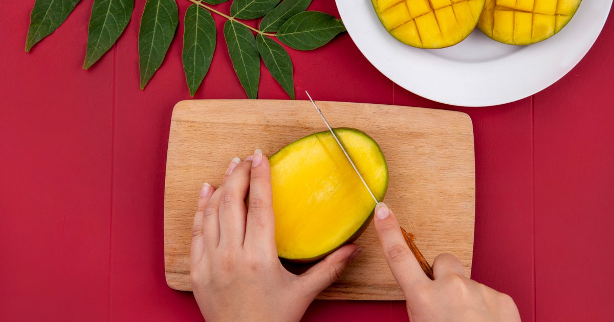 Jangan Dibuang! Ketahui Kandungan Ajaib Kulit Mangga untuk Perawatan Kulit Sehat dan Glowing