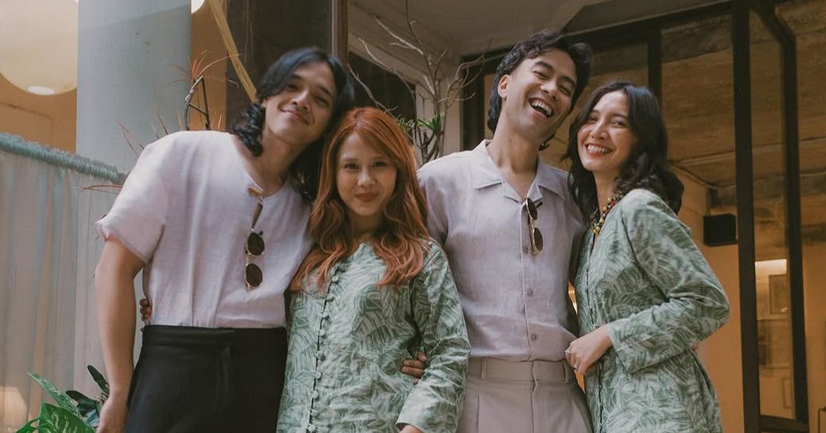 Potret Kompak Pasangan Vidi Aldiano-Sheila Dara dan Nadin Amizah-Faishal Tanjung Pakai Baju Lebaran Serasi yang Kece Badai