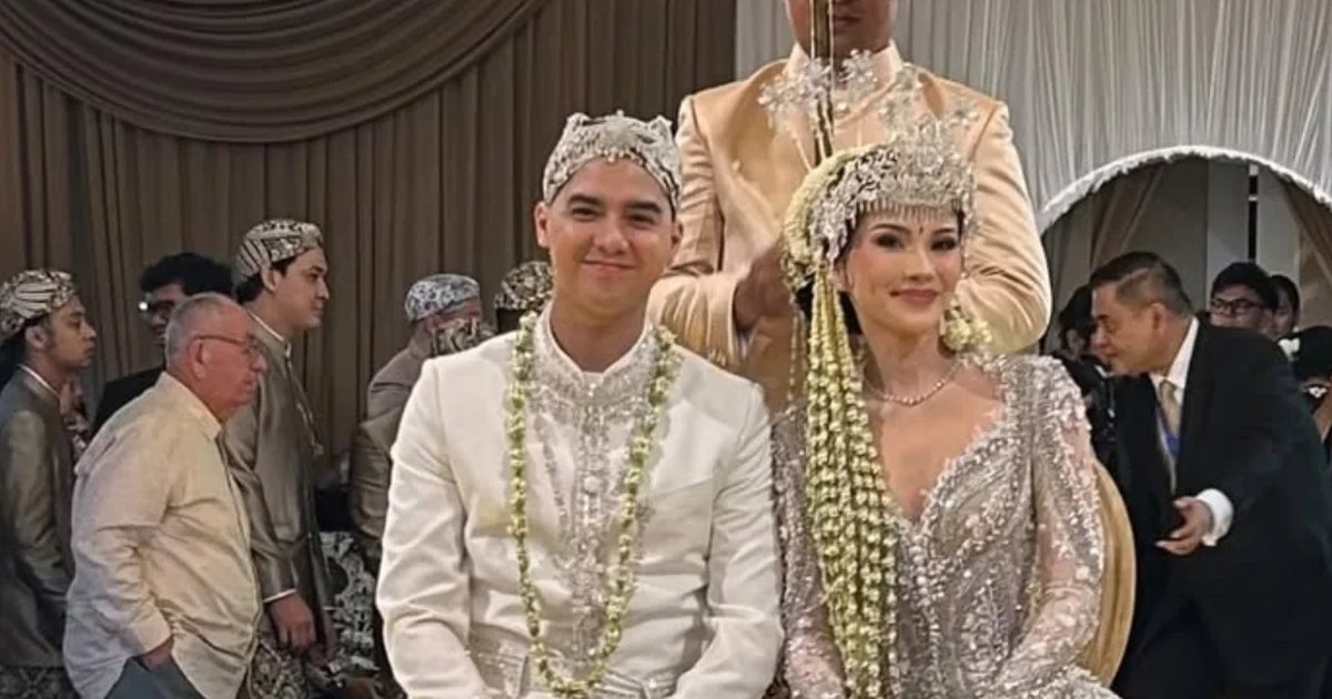 Potret Bahagia Al Ghazali dan Alyssa Daguise Pamer Buku Nikah dan Cincin Kawin Usai Akad Nikah, Kompak Senyum-Senyum Terus