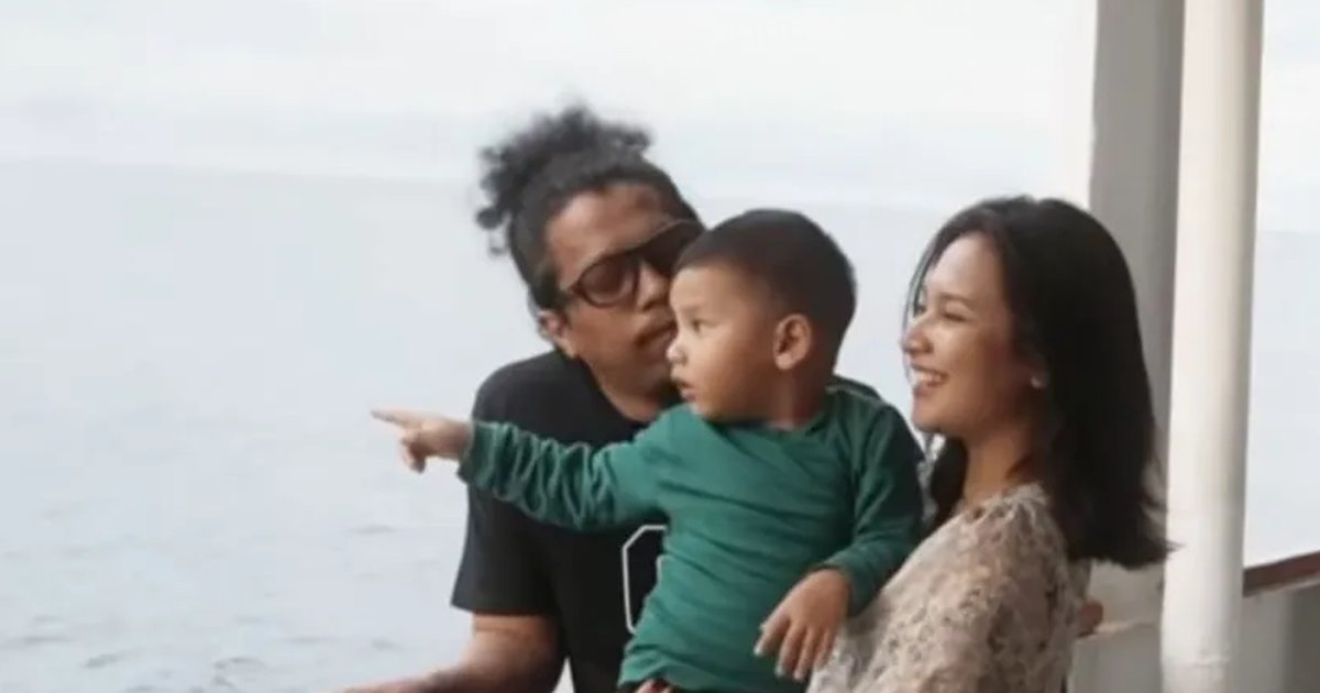 Momen Manis Arie Kriting dan Indah Permatasari Ajak Anak Mudik Naik Kapal Pelni: Perjalanan Perdana yang Tak Terlupakan!