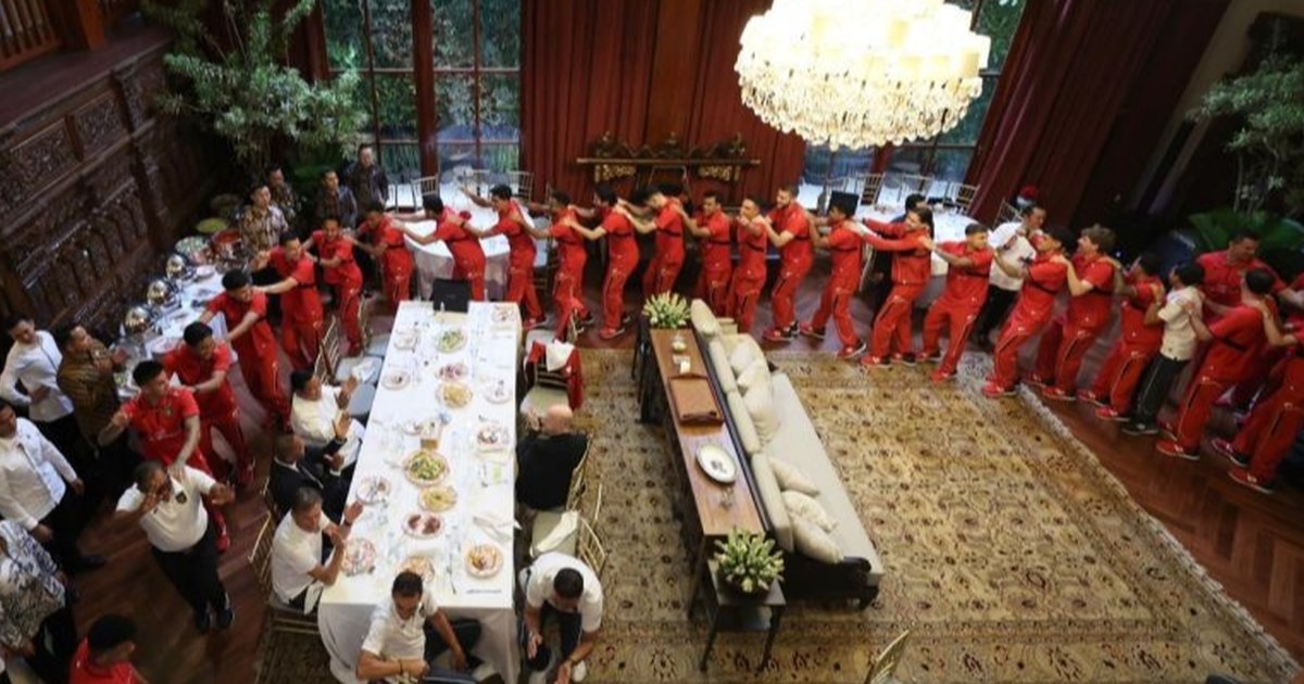 VIDEO: Intip Serunya Timnas Indonesia Nyanyi & Joget Bareng Lagu Maumere di Rumah Prabowo