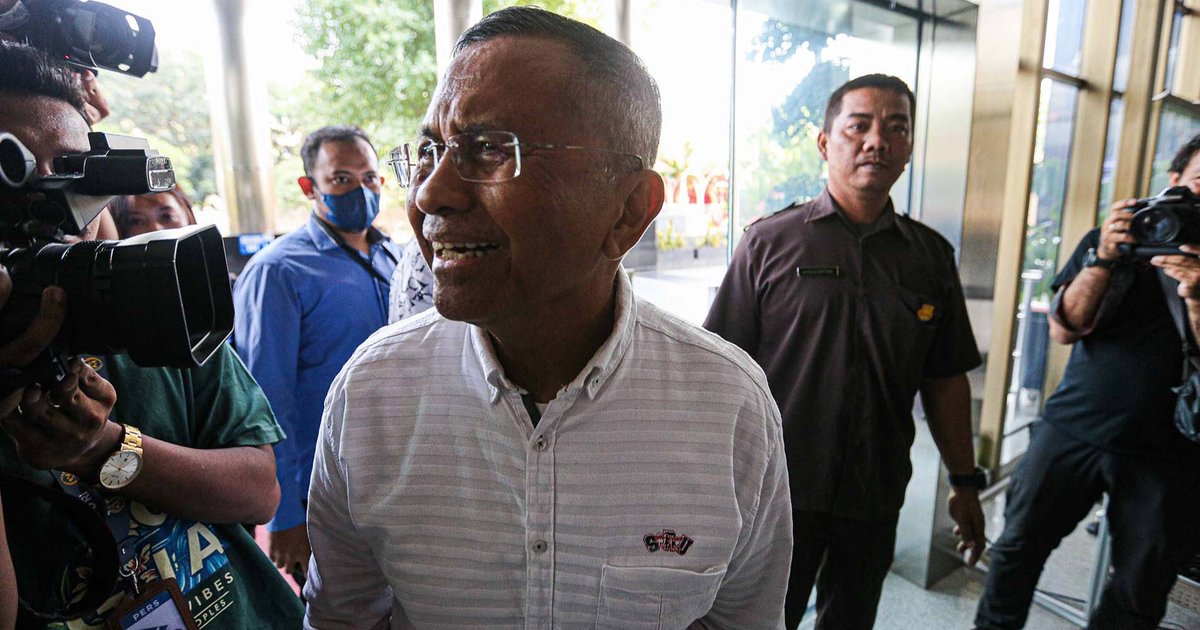 Dahlan Iskan dan Jawa Pos Berebut Tabloid Nyata: Kisah Perjalanan Media Hiburan Ikonik!