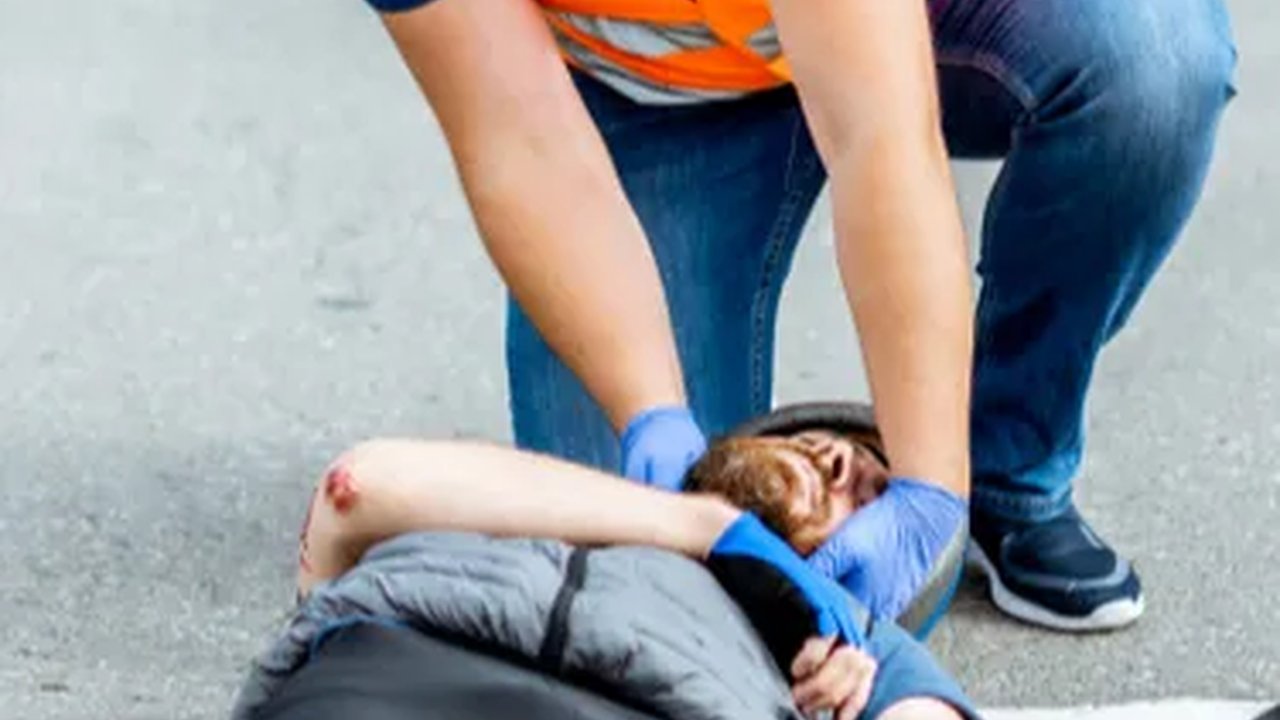 Mengapa Tidak Boleh Sembarangan Mengangkat Tubuh Korban Kecelakaan Lalu Lintas?