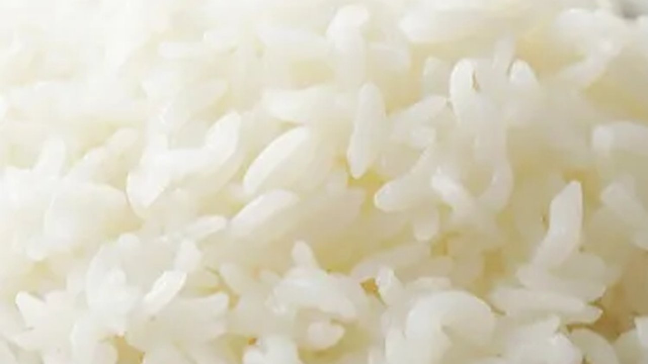 Alasan Mengapa Orang Indonesia Lebih Menyukai Nasi sebagai Makanan Pokok