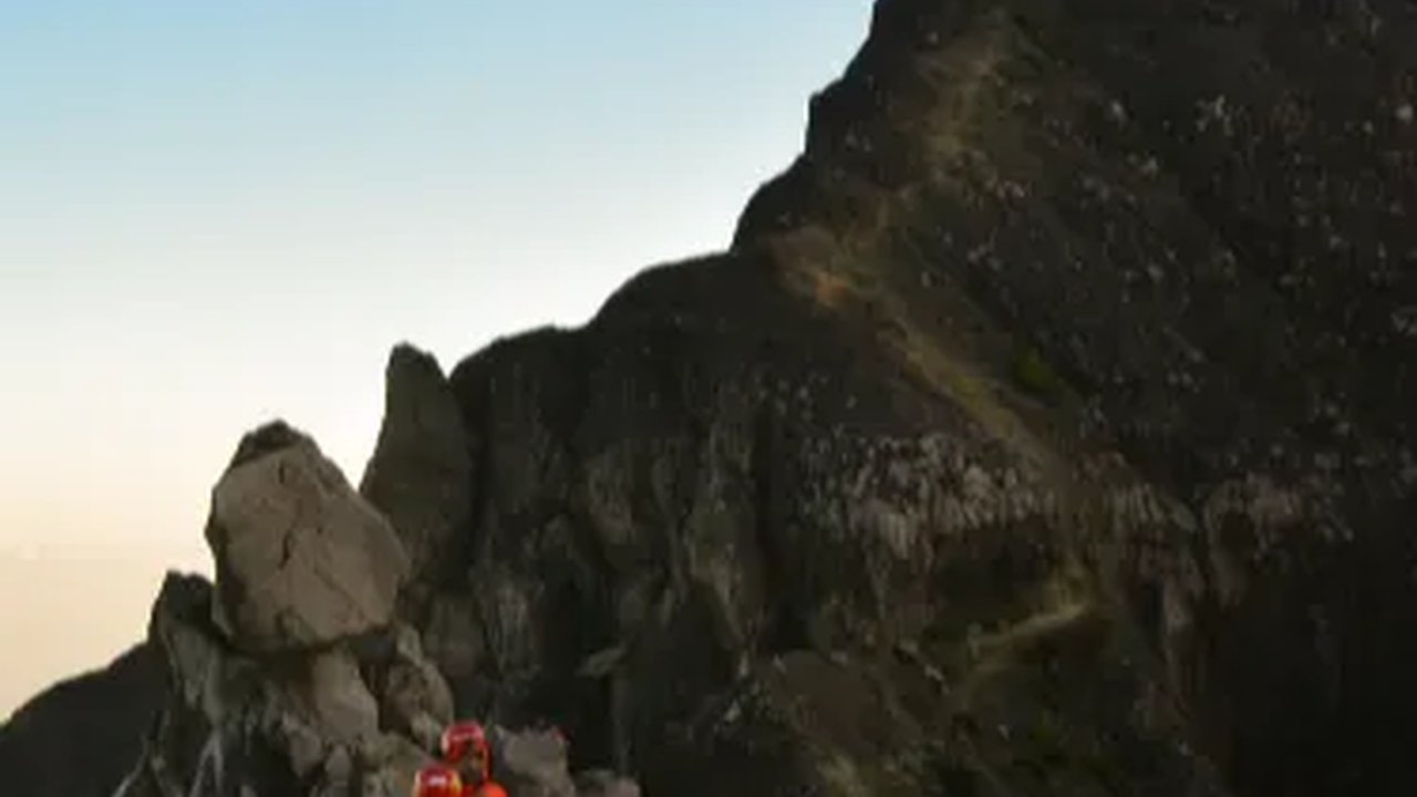 Daftar Gunung Paling Ekstrem di Indonesia, Tertarik Mencoba?