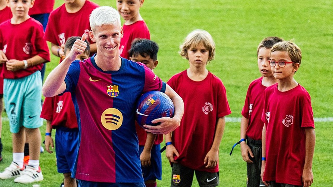 Mengapa Barcelona Belum Bisa Daftarkan Dani Olmo?