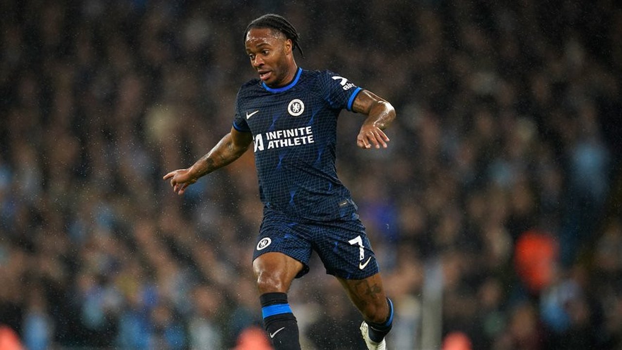 Main di UCL, Raheem Sterling Lebih Baik Pindah ke Aston Villa Ketimbang MU