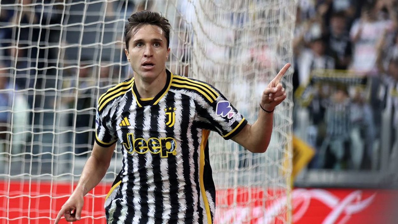 Liverpool Harusnya Rekrut Anthony Gordon, Bukan Federico Chiesa