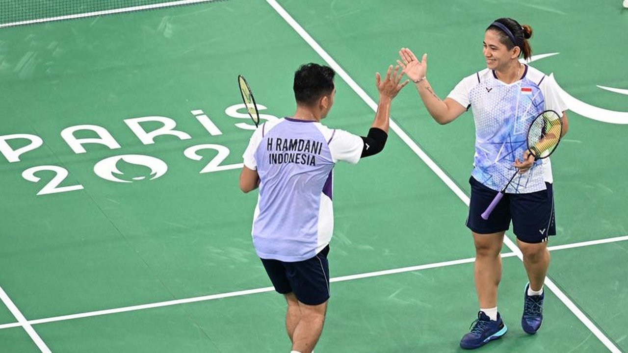 Hikmat Ramdani/Leani Ratri Oktila Menang di Laga Pertama Para Bulu Tangkis Paralimpiade 2024