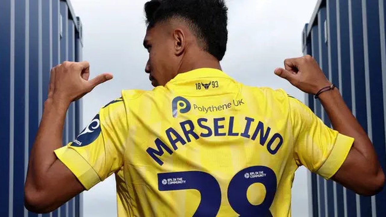 Hari Senin (19/08/2024), bintang Timnas Indonesia, Marselino Ferdinan secara resmi diumumkan direkrut tim divisi EFL Championship, Oxford United. (X/Oxford United)