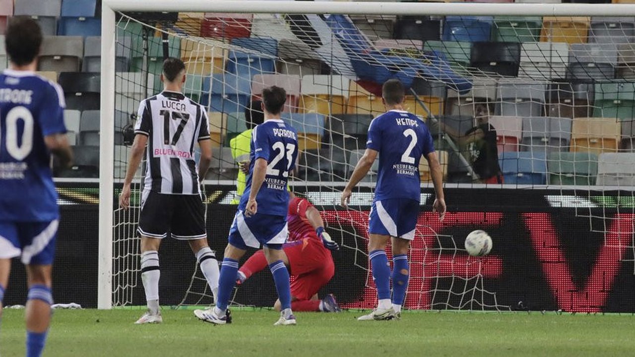 Hasil Serie A: Cutrone Gagal Penalti, Como Dibungkam Udinese