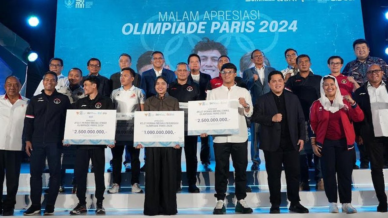 Malam Apresiasi Olimpiade Paris, Erick Thohir Serahkan Bonus Rp6 Miliar untuk 3 Atlet Berprestasi