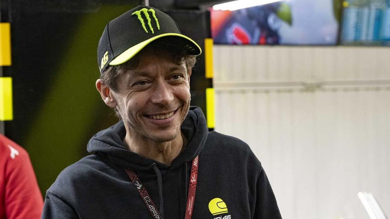 Usai 28 Tahun, Valentino Rossi Akhirnya Ngaku Salah Soal Rivalitasnya dengan Max Biaggi