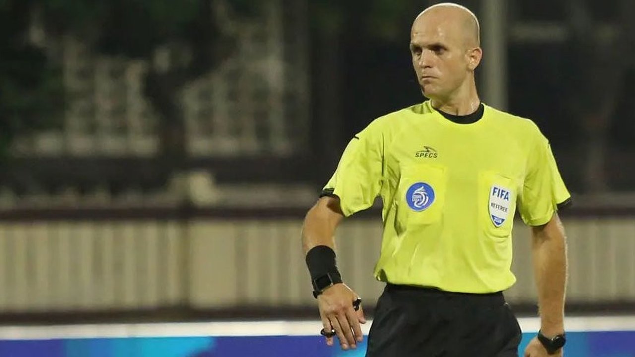 Laga Arab Saudi vs Timnas Indonesia Bakal Dipimpin Wasit Asing yang Bertugas di BRI Liga 1 2024/2025?