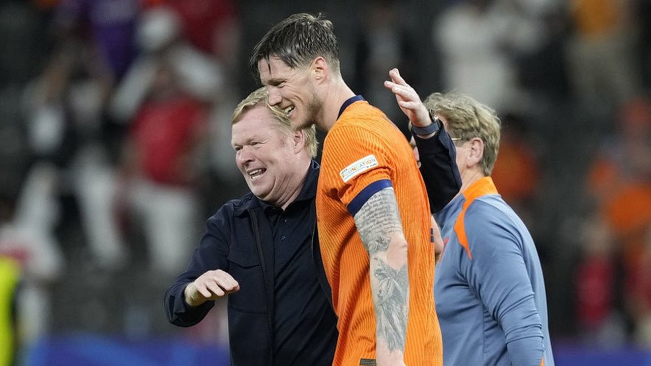 Tempat Latihan Timnas Belanda Memanas! Wout Weghorst Cekcok dengan Jurrien Timber, Ada Apa?