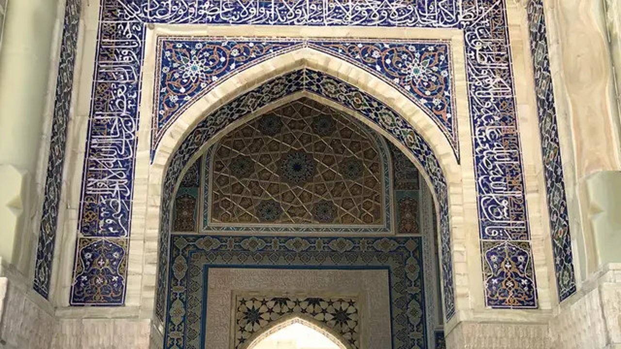 Masjid Al Akbar Surabaya