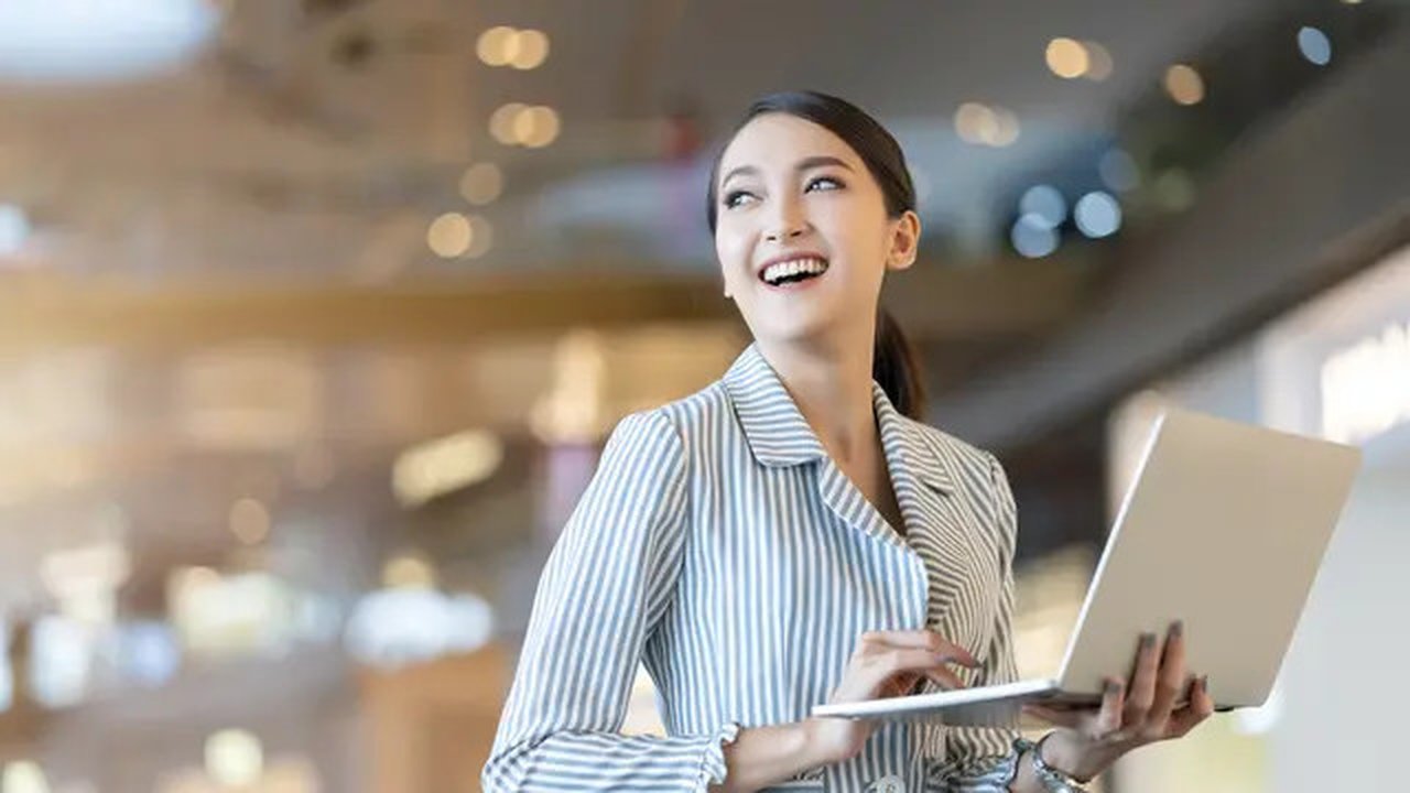 Pantang menyerah menjadi kunci utama untuk menggapai kesuksesan dalam membangun usaha. (Foto: Freepik/Lifestylememory)