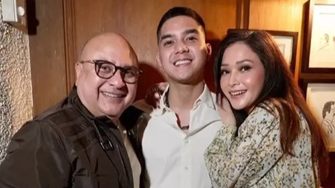 Foto kebersamaan Maia Estianty dengan anak sulungnya, Al Ghazali di acara ulang tahun Al. (Dok. Instagram @maiaestiantyreal).