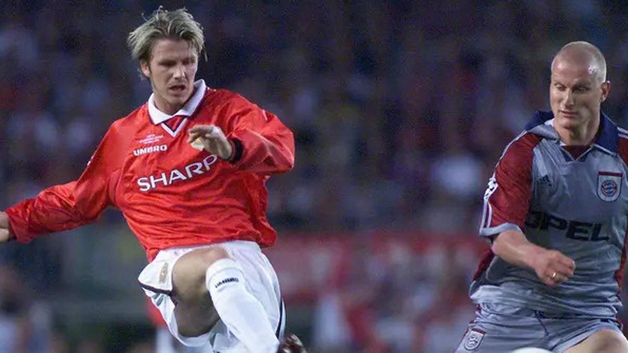 David Beckham. Bintang Manchester United ini meraih treble winners bersama Setan Merah pada musim 1998/1999. Ia pun dinominasikan sebagai peraih Ballon d'Or edisi 1999. Nyatanya, gelar diraih