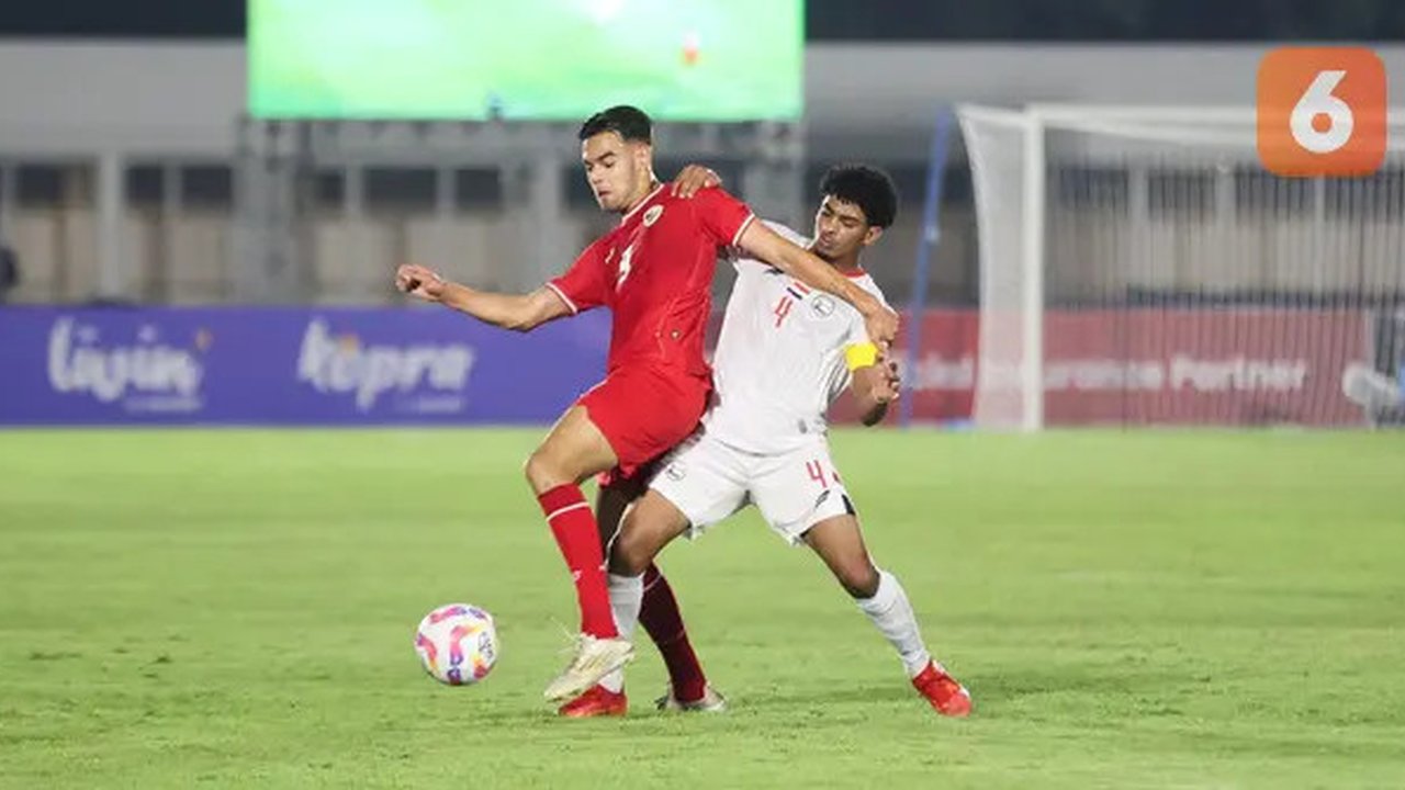 Timnas Indonesia U-20 unggul lebih dahulu berkat gol Jens Raven di akhir babak pertama. Namun, tak lama berselang Yaman sukses menyamakan kedudukan lewat aksi Abdulrahman Al Khader. (Bola.com